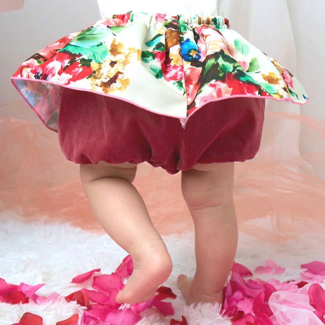 女の子ママが一度は必ず着せたいデザインのボンネットセット】ブルマ＋