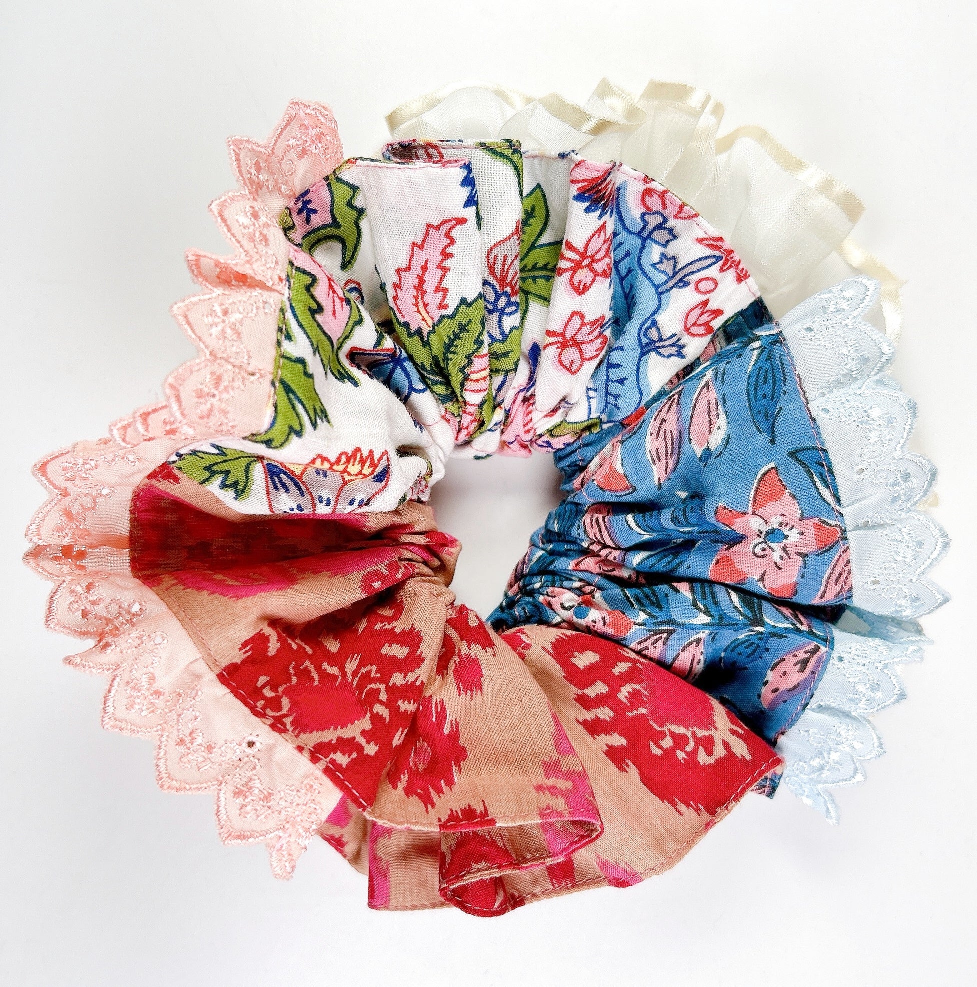 ☺︎☺︎シュシュ専売72ふんわりボリュームスーパービッグレース苺柄刺繍雲シュシュ特大 ☺︎☺︎シュシュ専売72ふんわりボリュームスーパービッグレース苺柄