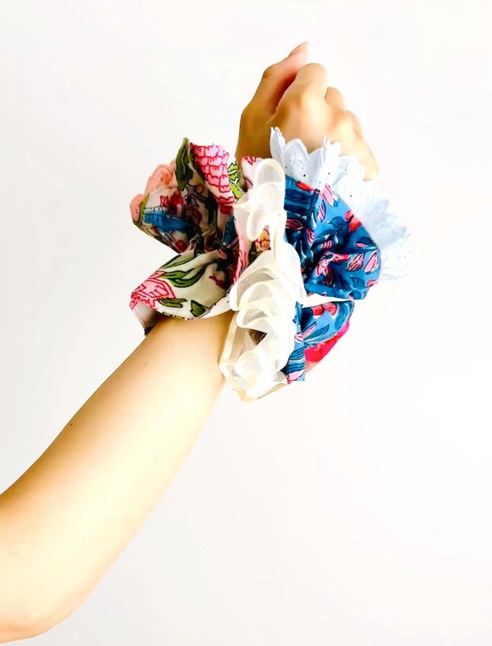 ビッグシュシュ Women's （ブルーマルチ） - PICHU PICHU TOKYO